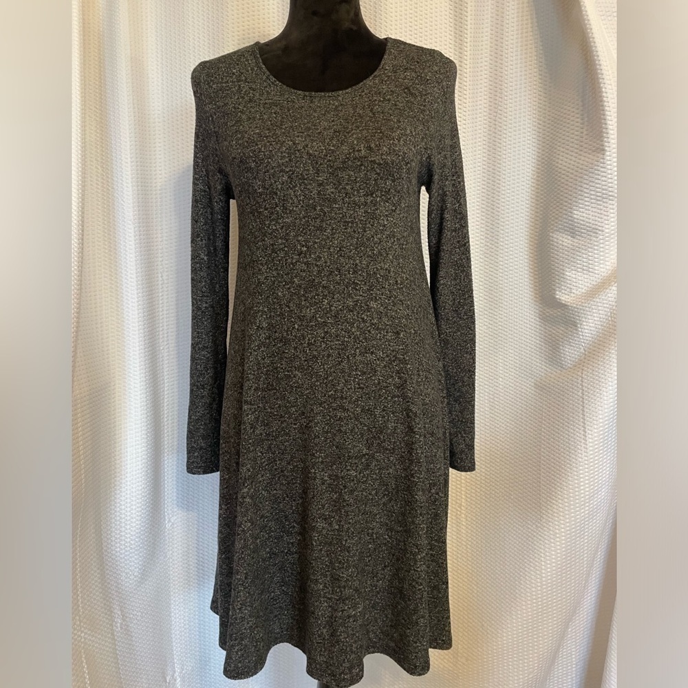 Black& gray long sleeve knee length full skirt dress size small